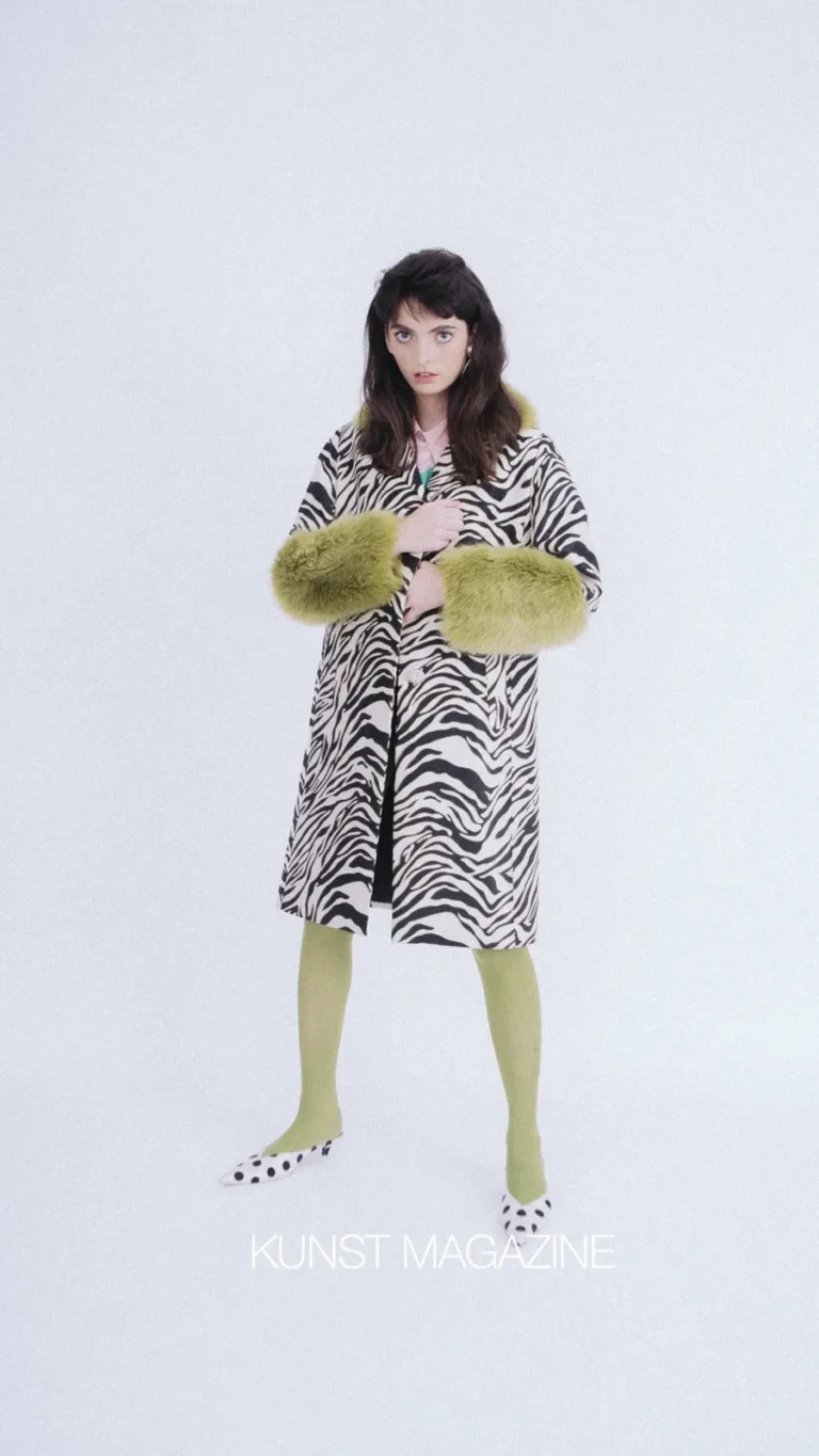 RUE AGTHONIS in KUNST MAGAZINE