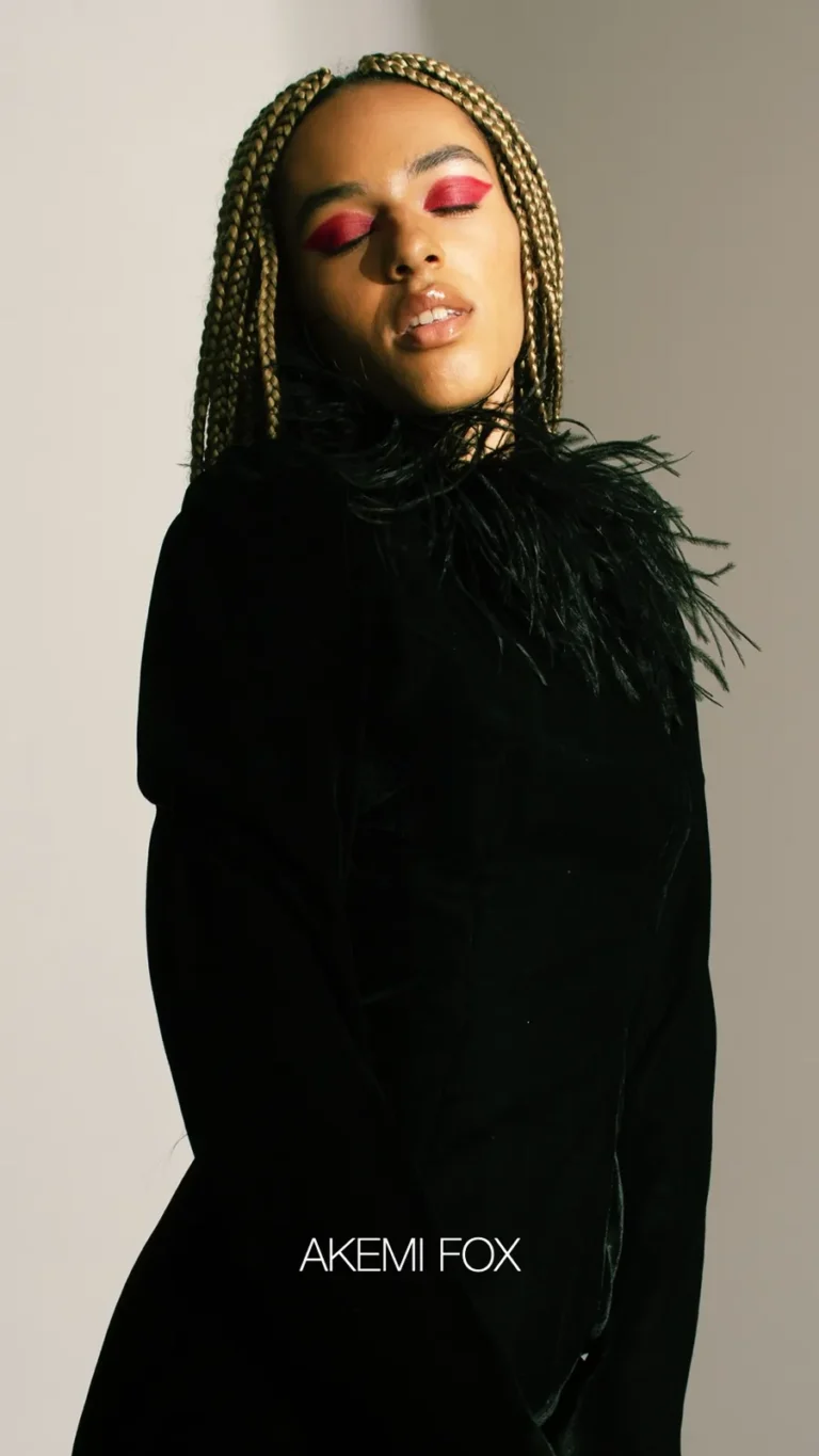 RUE AGTHONIS in AKEMI FOX